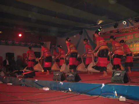 Cultural show Na rwtni