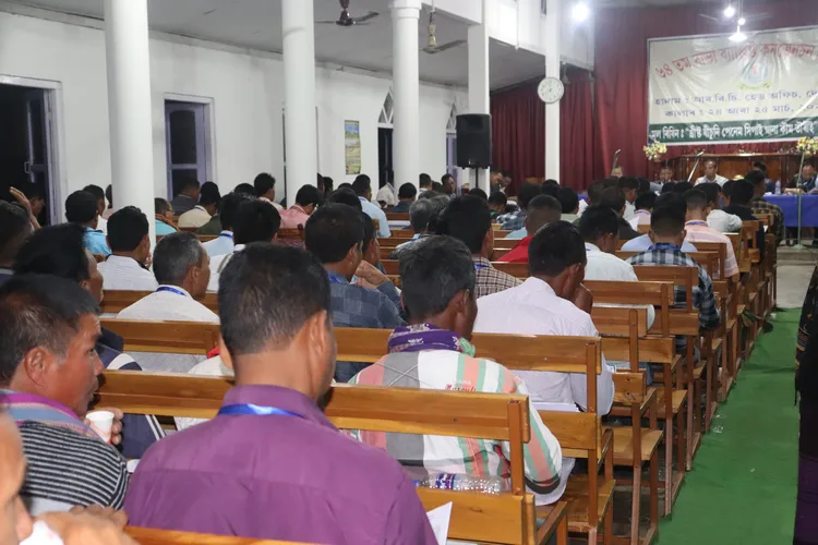 পিতাৰ ৰাভা বাইবেল গুদুননি প্রগ্রামাই ফৗইতানি মাৰাবদো